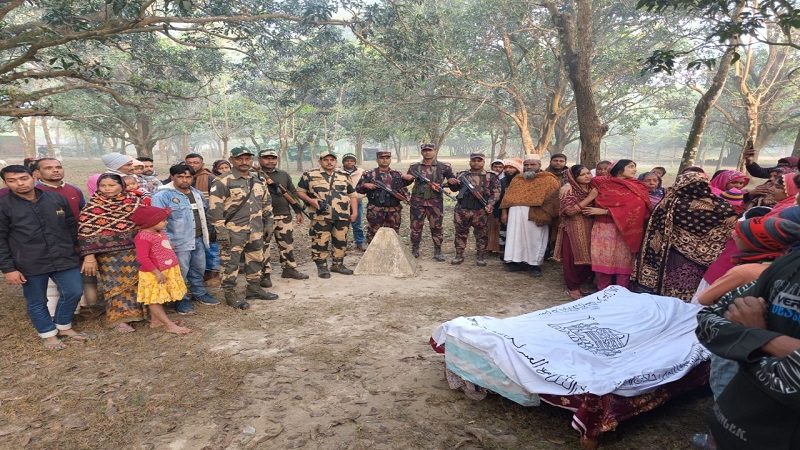 চাঁপাইনবাবগঞ্জ সীমান্তে এবার‘মৃত বাংলাদেশীর’মরদেহ দেখার সূযোগ পেলেন ভারতীয স্বজনরা